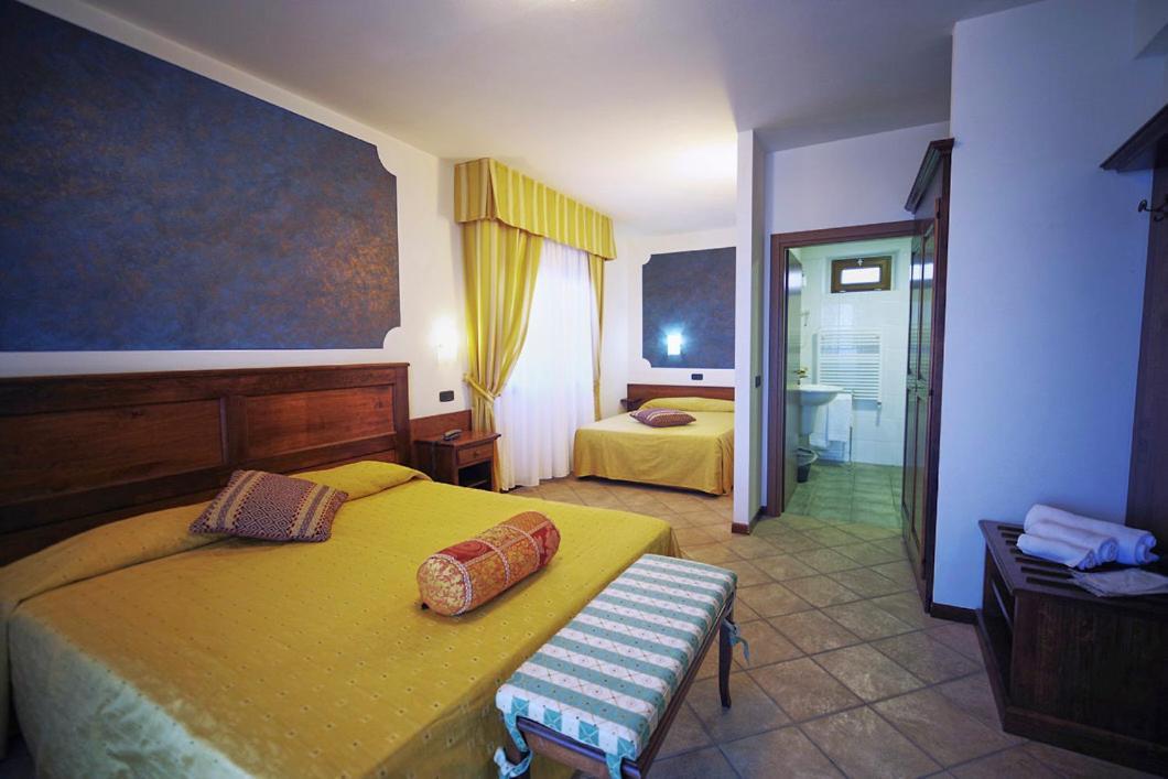 Hotel Ristorante Al Brunello Di Montalcino Buitenkant foto