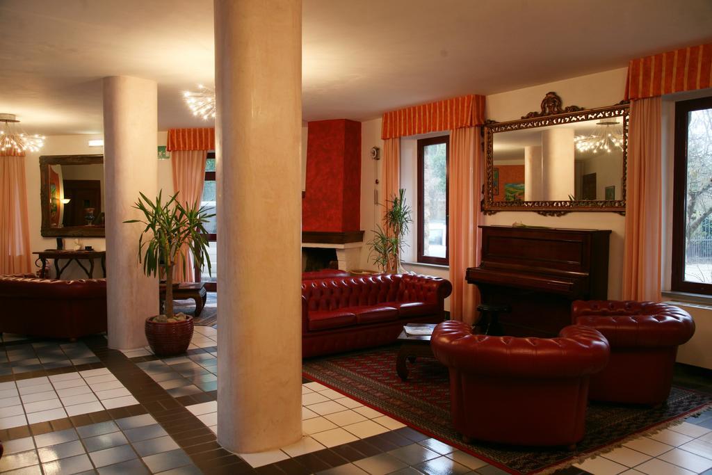 Hotel Ristorante Al Brunello Di Montalcino Buitenkant foto