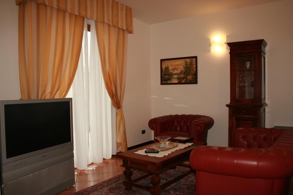 Hotel Ristorante Al Brunello Di Montalcino Buitenkant foto