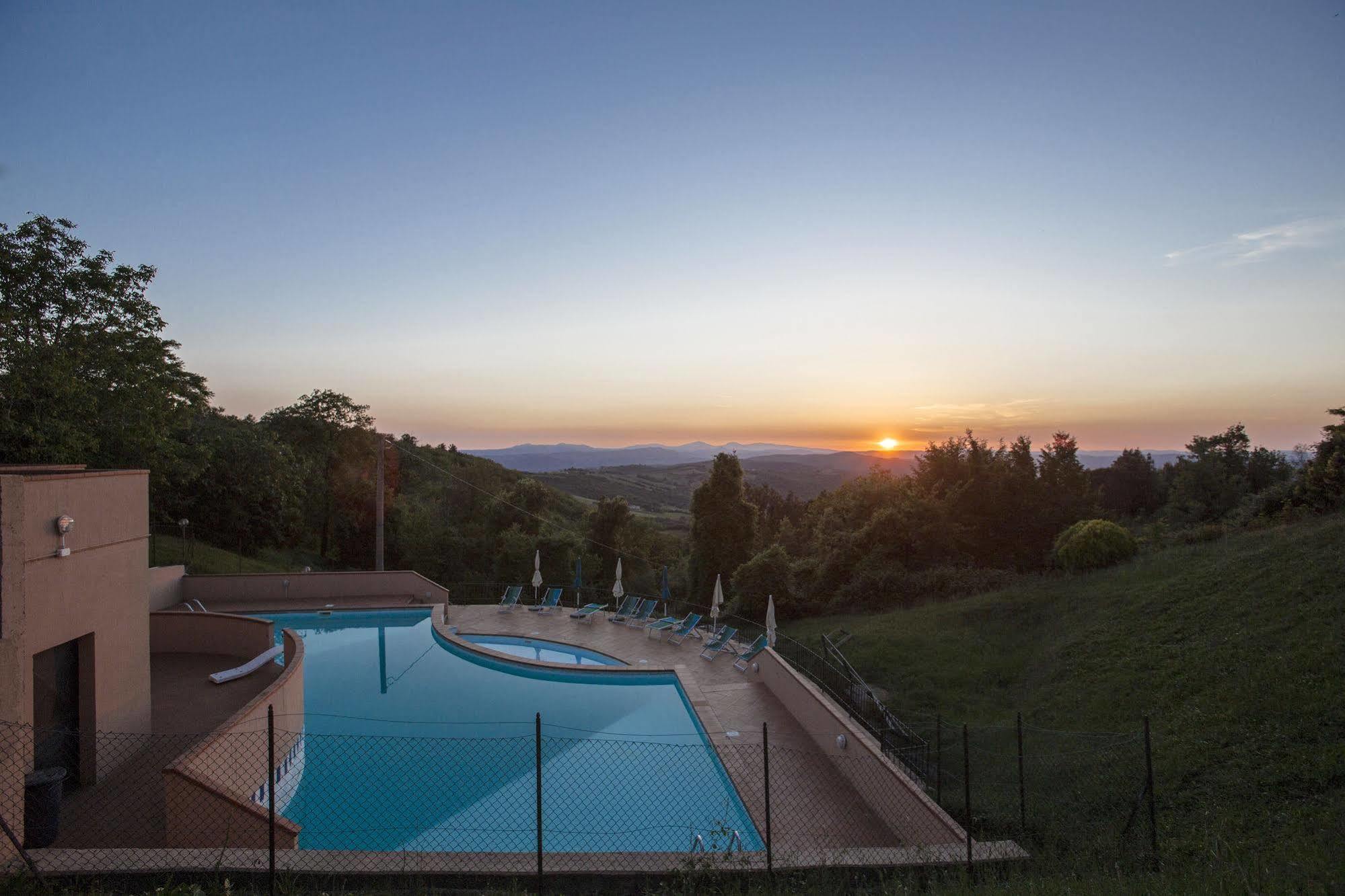 Hotel Ristorante Al Brunello Di Montalcino Buitenkant foto