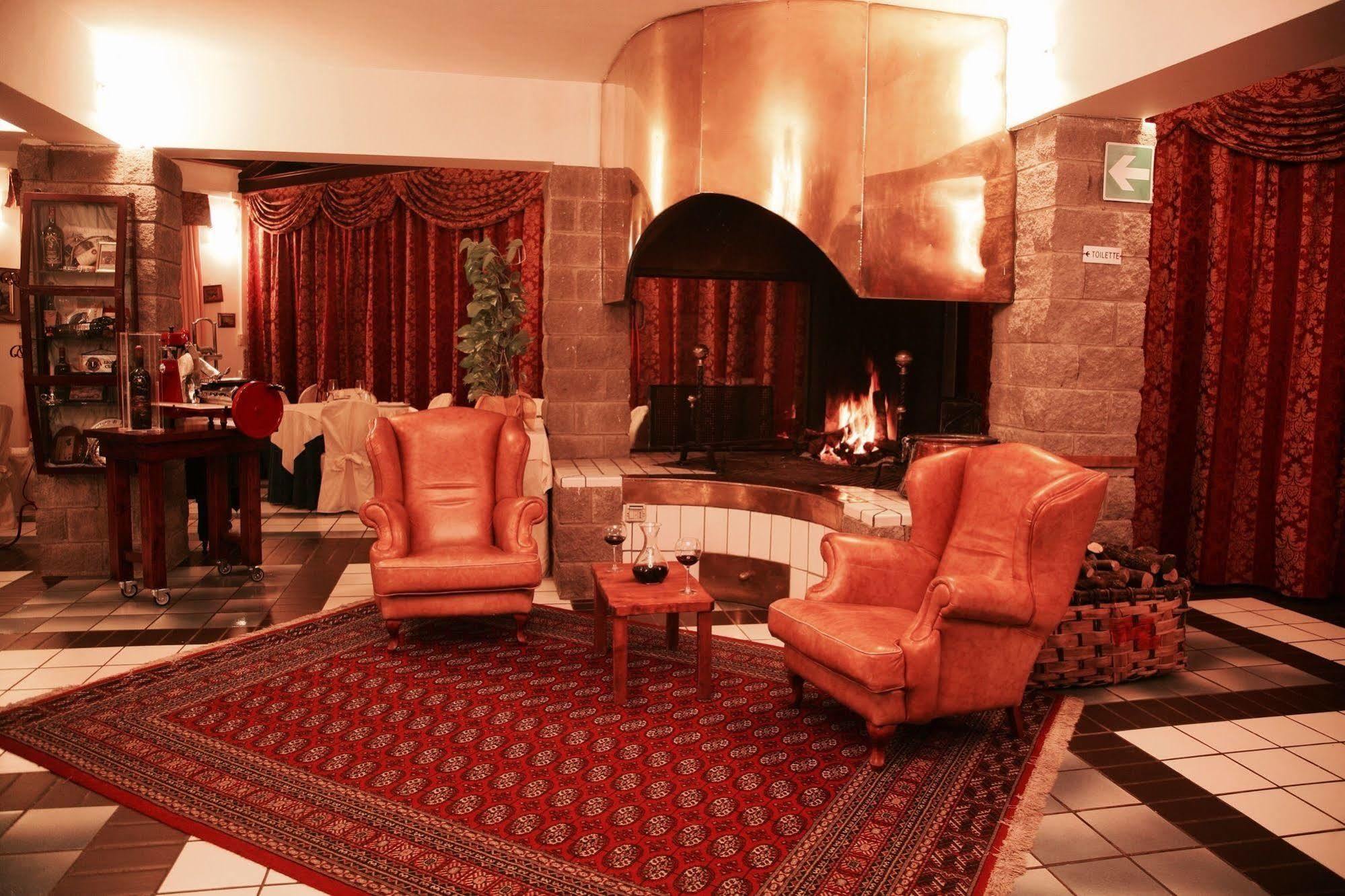 Hotel Ristorante Al Brunello Di Montalcino Buitenkant foto